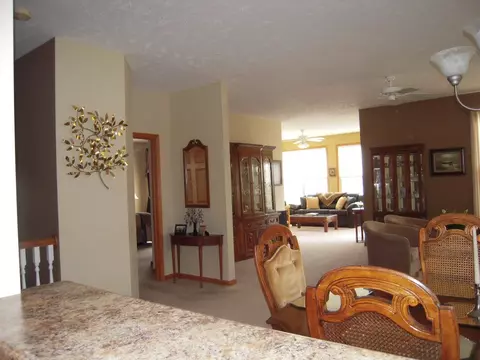 5447 Mapleleaf Cir, Rockford, IL 61108 photo 11