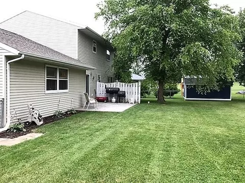 6464 Elevator Rd, Roscoe, IL 61073 photo 3