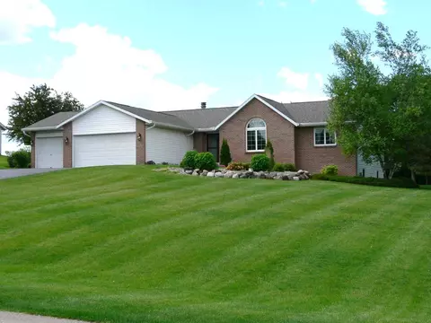 6783 Skyview Tr, Roscoe, IL 61073 photo 1