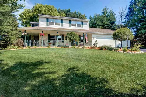 7987 Windspoint Rd, Roscoe, IL 61073 photo 1