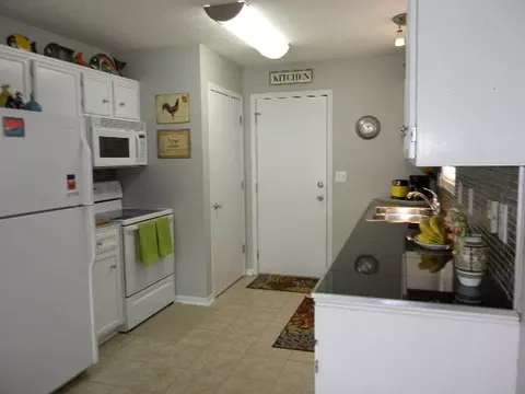 5841 Broad St, Roscoe, IL 61073 photo 11