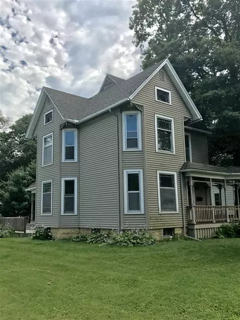 322 E 2nd St, Byron, IL 61010 photo 2