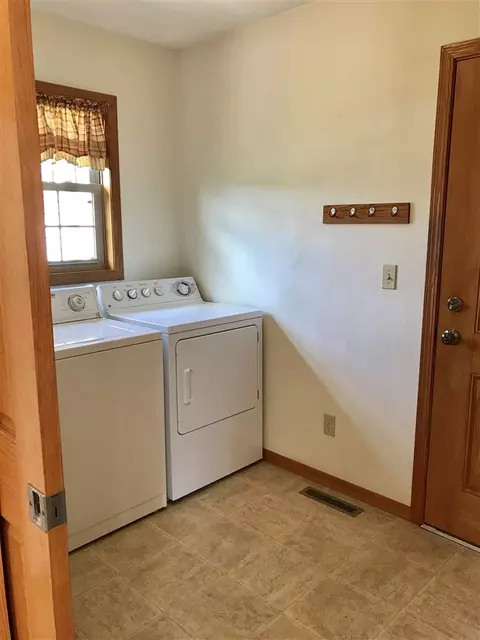 742 Hampton Dr, Byron, IL 61010 photo 11
