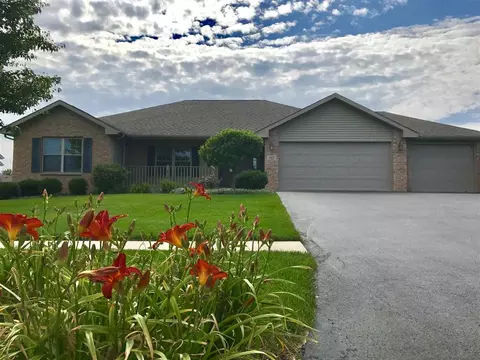 742 Hampton Dr, Byron, IL 61010 photo 1
