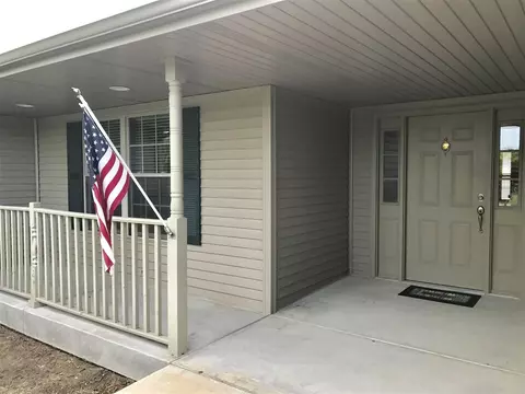 742 Hampton Dr, Byron, IL 61010 photo 2