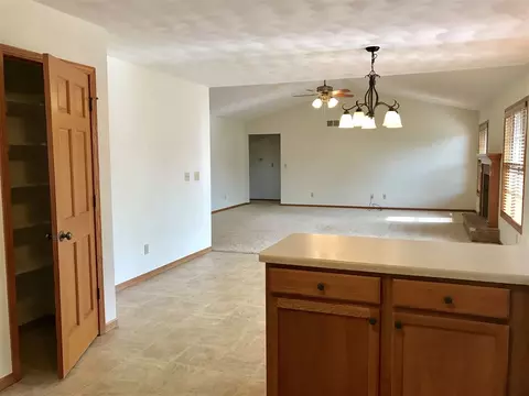 742 Hampton Dr, Byron, IL 61010 photo 6