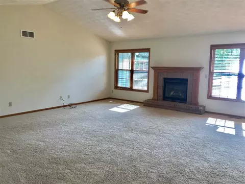 742 Hampton Dr, Byron, IL 61010 photo 4