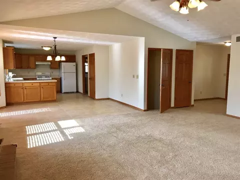 742 Hampton Dr, Byron, IL 61010 photo 8