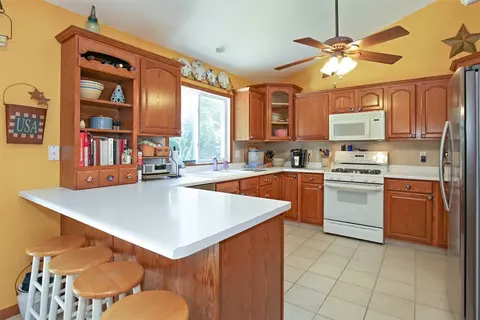 5124 E Hubbard Trl, Byron, IL 61010 photo 8