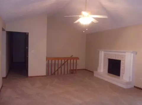 5734 Gray Eagle Rd, Roscoe, IL 61073 photo 9