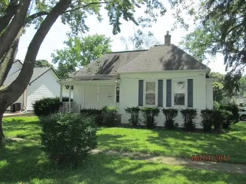 803 E 3rd St, Belvidere, IL 61008 photo 1
