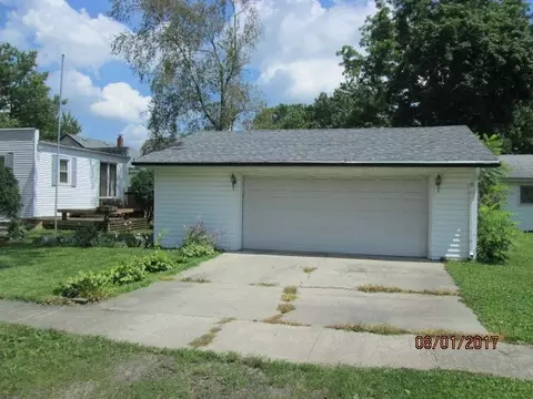 803 E 3rd St, Belvidere, IL 61008 photo 5