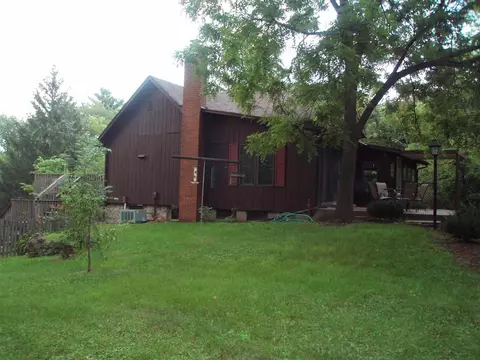 10452 Hamborg Rd, Roscoe, IL 61073 photo 1
