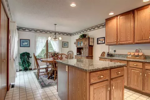 2143 Hawthorne Dr, Lake Summerset, IL 61019 photo 7