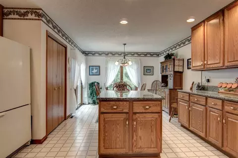 2143 Hawthorne Dr, Lake Summerset, IL 61019 photo 8