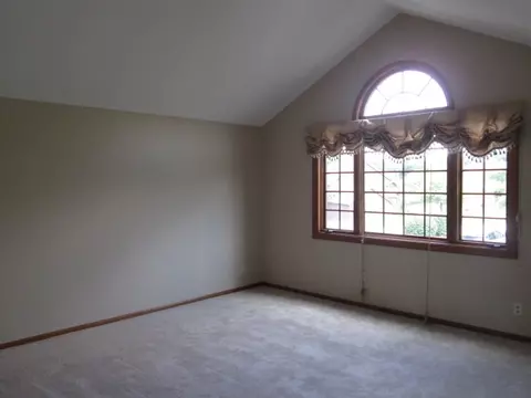 4114 Split Leaf Dr, Loves Park, IL 61111 photo 2