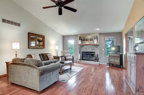 4677 Lindbloom Ln, Cherry Valley, IL 61016 photo 5