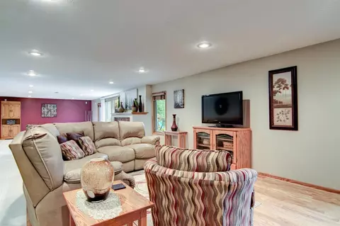 4677 Lindbloom Ln, Cherry Valley, IL 61016 photo 17