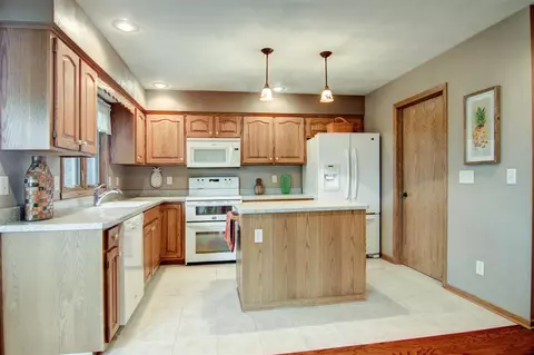 4677 Lindbloom Ln, Cherry Valley, IL 61016 photo 9