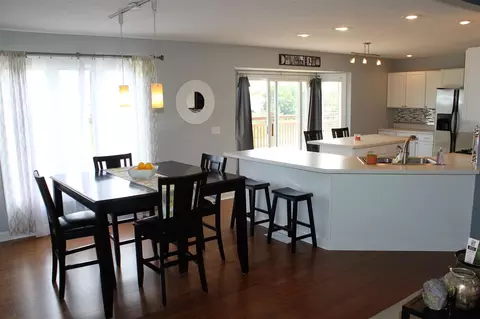 10395 Lismore Rd, Roscoe, IL 61073 photo 3