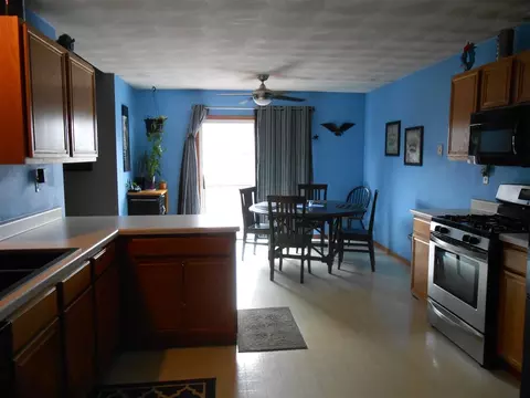 11020 Jasmine Dr, Roscoe, IL 61073 photo 2