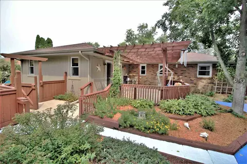 4217 Straw Ln, Roscoe, IL 61073 photo 3