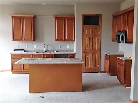 651 Biscayne Pl, Roscoe, IL 61073 photo 3
