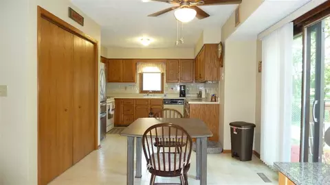 7536 Moss Cyn, Cherry Valley, IL 61016 photo 11