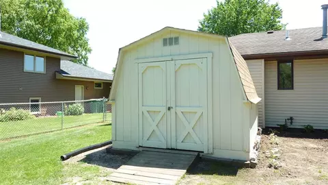 7536 Moss Cyn, Cherry Valley, IL 61016 photo 4