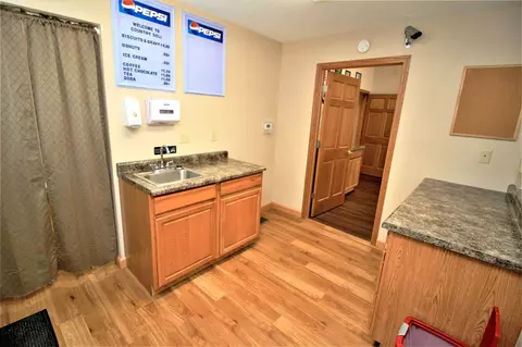122 N Main St, Leaf River, IL 61047 photo 8