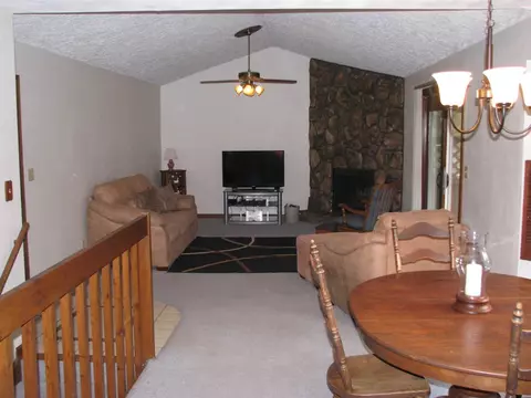 11951 Tresemer Rd, Roscoe, IL 61073 photo 3