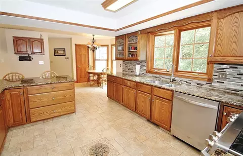 10283 Tybow Trl, Roscoe, IL 61073 photo 9