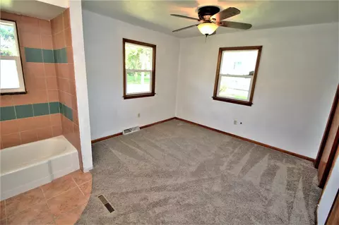 502 E 3rd St, Leaf River, IL 61047 photo 20