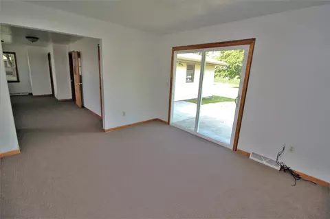 502 E 3rd St, Leaf River, IL 61047 photo 8
