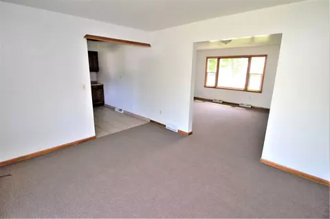 502 E 3rd St, Leaf River, IL 61047 photo 9