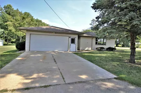 502 E 3rd St, Leaf River, IL 61047 photo 4