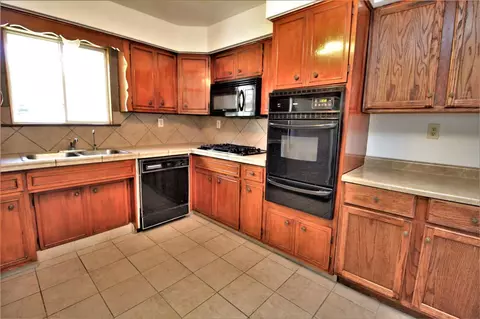 502 E 3rd St, Leaf River, IL 61047 photo 10