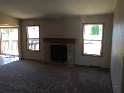 10882 Borage Trl, Roscoe, IL 61073 photo 2
