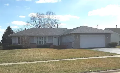 607 Mutton Dr, Winnebago, IL 61088 photo 1