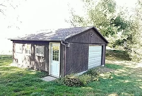 6868 E Shockey Rd, Ridott, IL 61067 photo 9