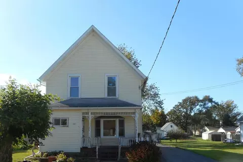 240 S 3rd St, Capron, IL 61012 photo 1