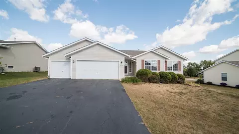 635 Ashleigh Ln, Roscoe, IL 61073 photo 1