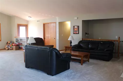 4020 Mockingbird Ln, Byron, IL 61010 photo 8