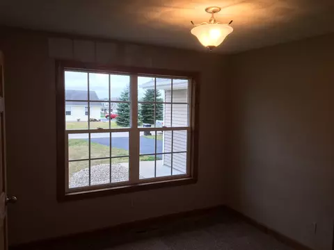 11243 Meadowsweet Ln, Roscoe, IL 61073 photo 5