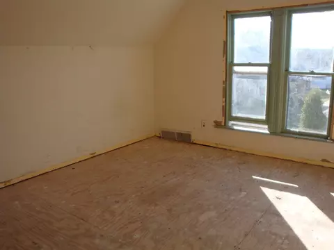 718 E 2nd St, Belvidere, IL 61008 photo 7