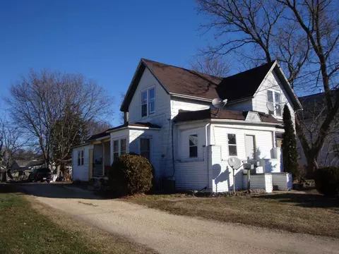 718 E 2nd St, Belvidere, IL 61008 photo 1