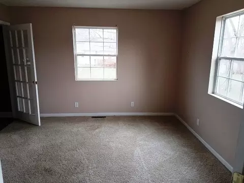 207 E Bluff St, Winnebago, IL 61088 photo 6