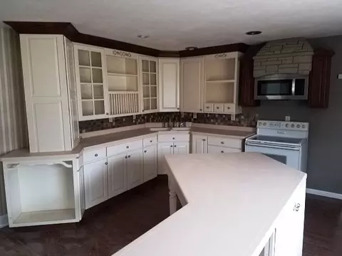 207 E Bluff St, Winnebago, IL 61088 photo 3
