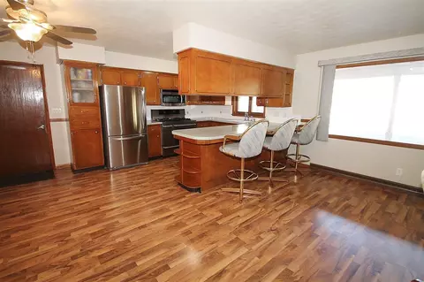 7917 Burr Oak Rd, Roscoe, IL 61073 photo 4