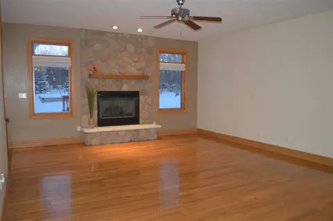 7308 Tunbridge Ct, Roscoe, IL 61073 photo 2